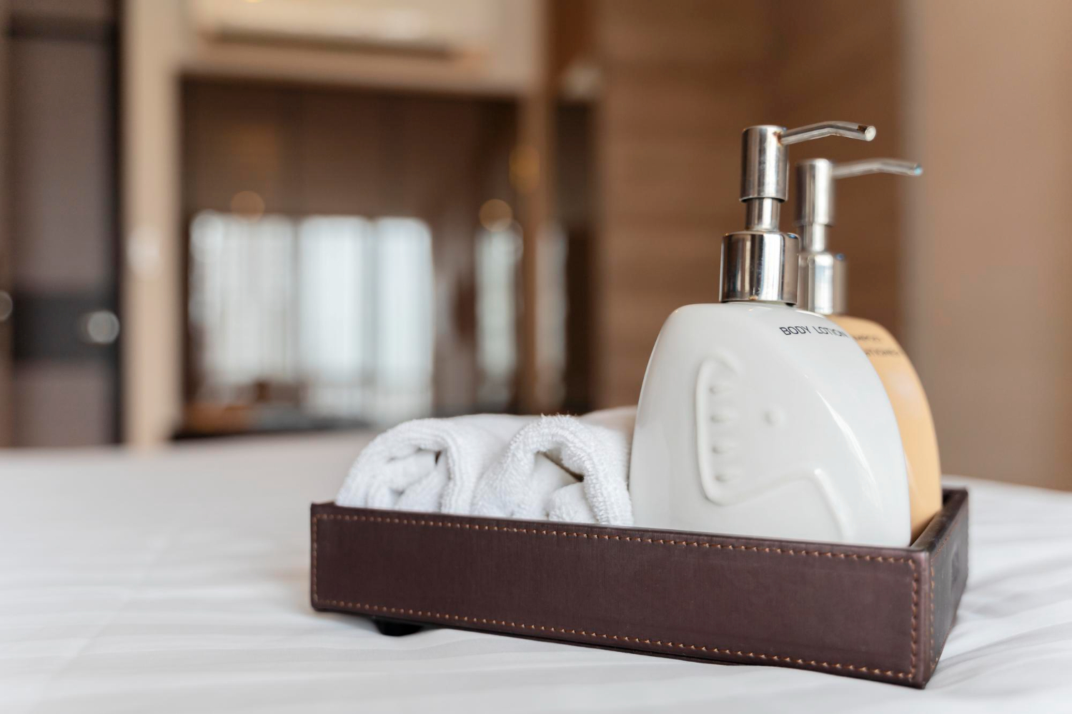 เคล็ดลับการดูแลรักษาอุปกรณ์อาบน้ำสำหรับโรงแรม : สะอาด ปลอดภัย ใช้งานได้นาน post thumbnail image